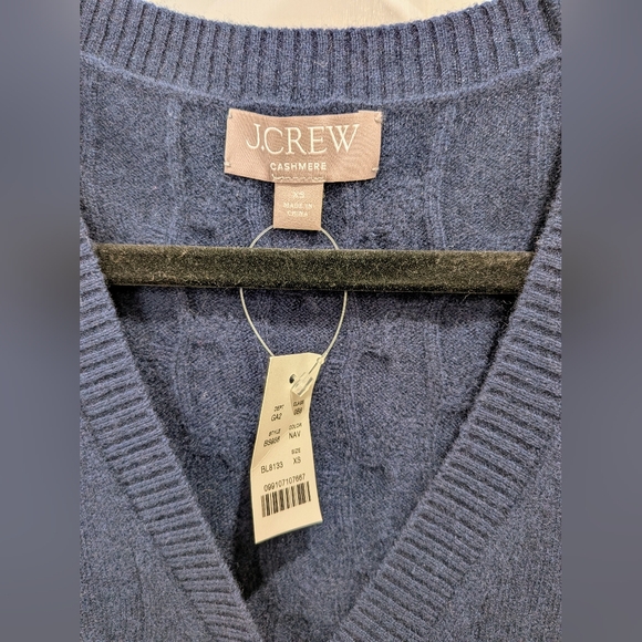 NWT J. Crew 100% Cashmere Navy V-Neck Cable Knit Sweater Vest | Xsmall - Picture 4 of 4